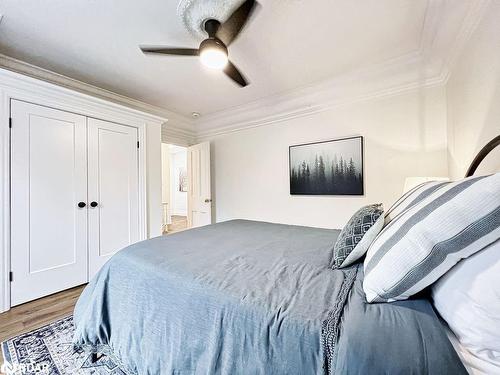 62 Shirley Avenue, Barrie, ON - Indoor Photo Showing Bedroom