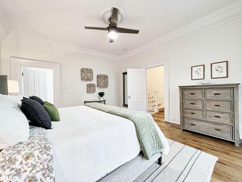 62 Shirley Avenue, Barrie, ON - Indoor Photo Showing Bedroom