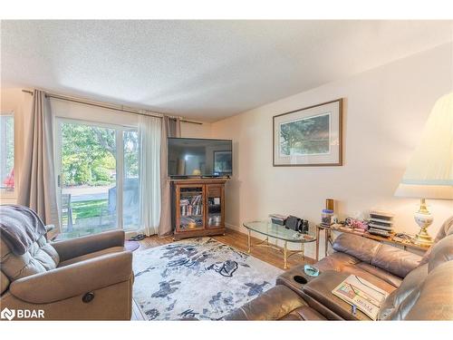 36 Champlain Crescent, Peterborough, ON - Indoor Photo Showing Living Room