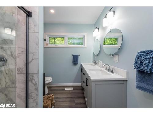 1123 Whispering Pines Tr Pv Trail, Bracebridge, ON - Indoor Photo Showing Bathroom