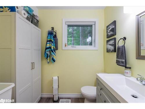 1123 Whispering Pines Tr Pv Trail, Bracebridge, ON - Indoor Photo Showing Bathroom