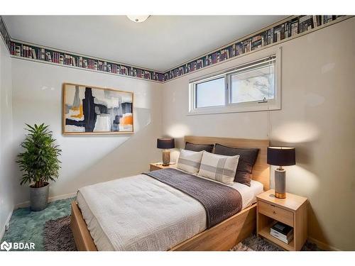 705 Glenforest Road, Oshawa, ON - Indoor Photo Showing Bedroom