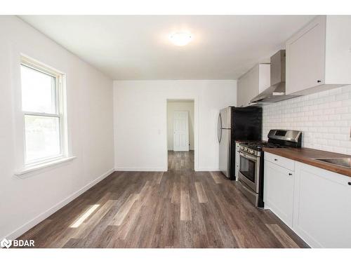 4-30 Classic Avenue, Welland, ON - Indoor Photo Showing Kitchen