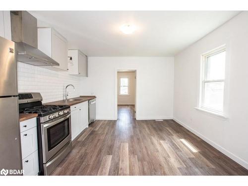 4-30 Classic Avenue, Welland, ON - Indoor Photo Showing Kitchen