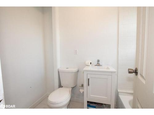 4-30 Classic Avenue, Welland, ON - Indoor Photo Showing Bathroom