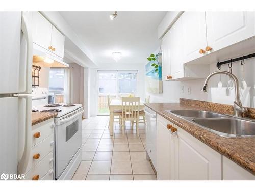 22 Mccausland Court, Barrie, ON - Indoor Photo Showing Kitchen With Double Sink