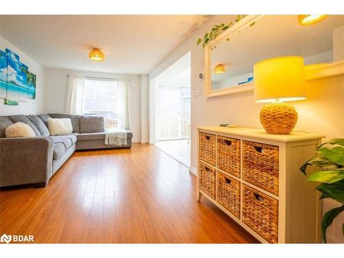 22 Mccausland Court, Barrie, ON - Indoor Photo Showing Living Room