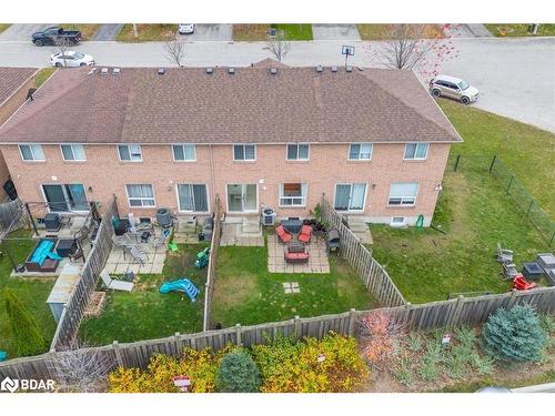 22 Mccausland Court, Barrie, ON - Outdoor