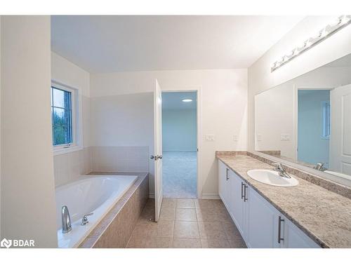 117 Hawkins Street, Georgina, ON - Indoor Photo Showing Bathroom