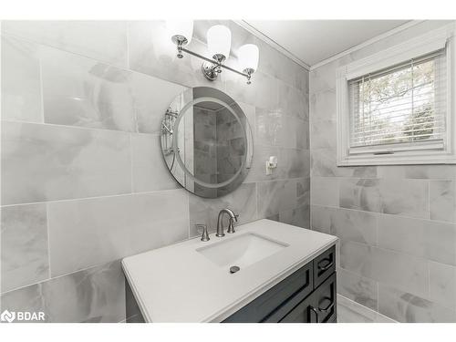 588300 County Road 17, Mulmur, ON - Indoor Photo Showing Bathroom