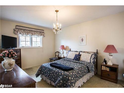 279 Cook Street, Barrie, ON - Indoor Photo Showing Bedroom