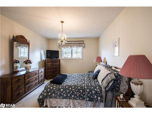 279 Cook Street, Barrie, ON - Indoor Photo Showing Bedroom