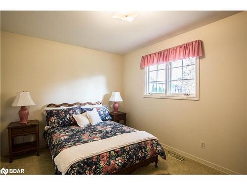 279 Cook Street, Barrie, ON - Indoor Photo Showing Bedroom