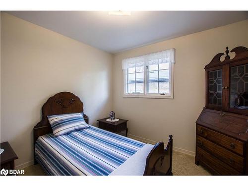 279 Cook Street, Barrie, ON - Indoor Photo Showing Bedroom