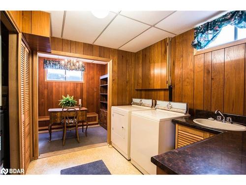 279 Cook Street, Barrie, ON - Indoor Photo Showing Laundry Room