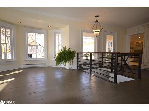 3418 Penetanguishene Road, Oro-Medonte, ON - Indoor Photo Showing Living Room