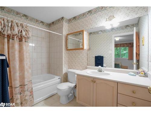 9-90 Thompsons Road, Penetanguishene, ON - Indoor Photo Showing Bathroom