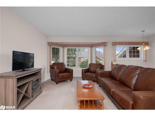 9-90 Thompsons Road, Penetanguishene, ON - Indoor Photo Showing Living Room