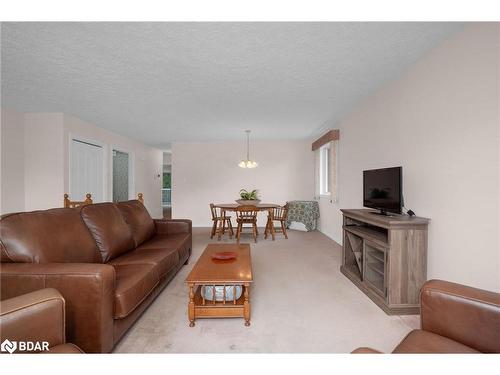 9-90 Thompsons Road, Penetanguishene, ON - Indoor Photo Showing Living Room