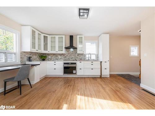 89 Douglas Street, Orillia, ON - Indoor Photo Showing Kitchen With Upgraded Kitchen