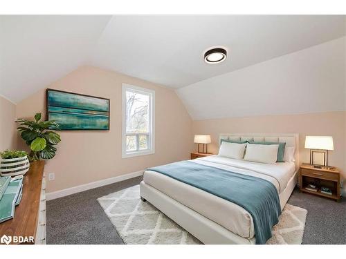 89 Douglas Street, Orillia, ON - Indoor Photo Showing Bedroom