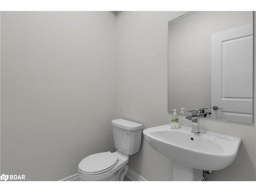 109 Bearberry Road, Springwater, ON - Indoor Photo Showing Bathroom