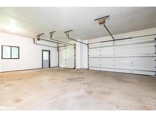 2087 Wilkinson Street, Innisfil, ON - Indoor Photo Showing Garage