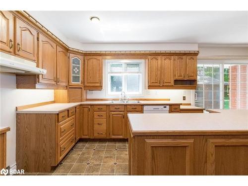 2087 Wilkinson Street, Innisfil, ON - Indoor Photo Showing Kitchen With Double Sink