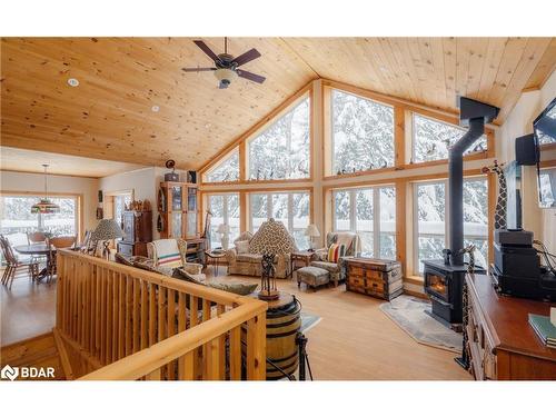 1208 Minnow Drive, Haliburton, ON - Indoor