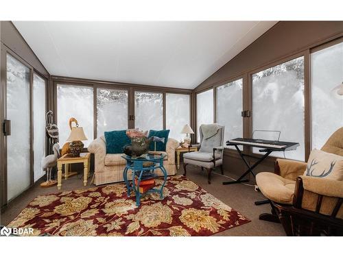 1208 Minnow Drive, Haliburton, ON - Indoor Photo Showing Living Room