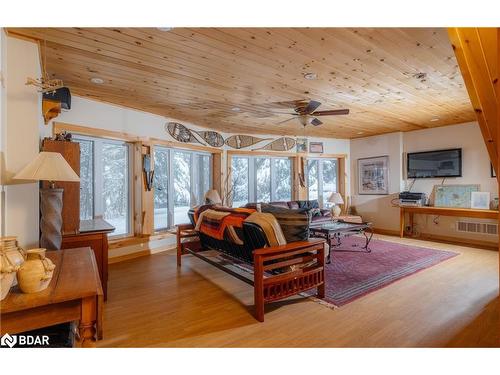 1208 Minnow Drive, Haliburton, ON - Indoor Photo Showing Other Room