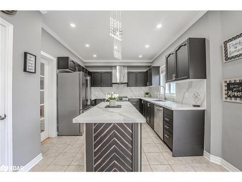 61 Carley Crescent, Barrie, ON - Indoor Photo Showing Kitchen