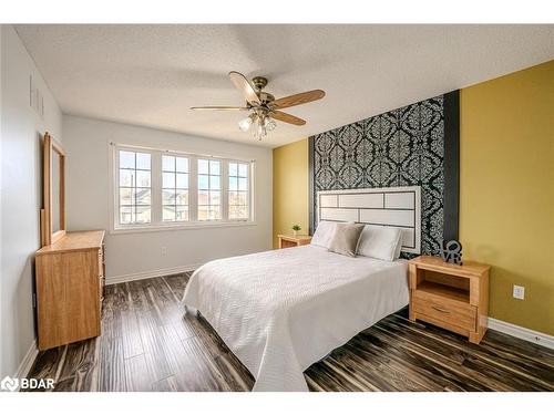 61 Carley Crescent, Barrie, ON - Indoor Photo Showing Bedroom