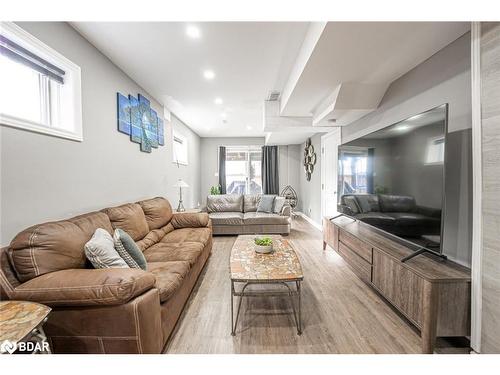 61 Carley Crescent, Barrie, ON - Indoor Photo Showing Living Room