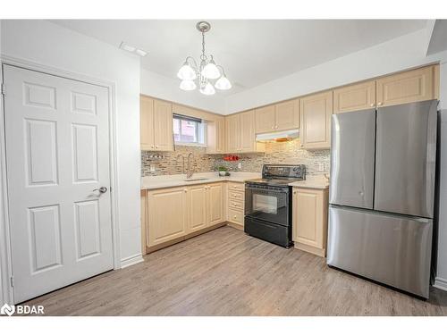 61 Carley Crescent, Barrie, ON - Indoor Photo Showing Kitchen With Stainless Steel Kitchen