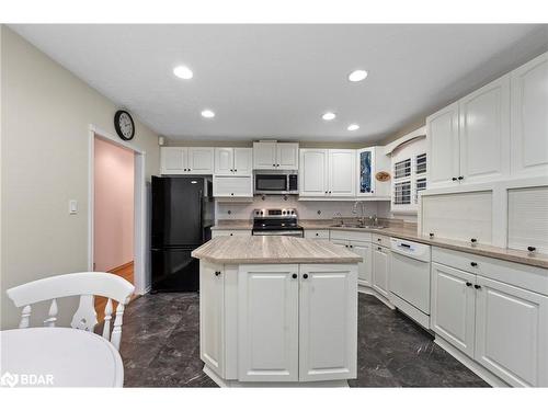 1705 Concession 8-9 Road E, Beaverton, ON - Indoor Photo Showing Kitchen With Double Sink