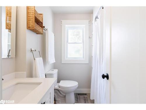 3123 Goldstein Road, Washago, ON - Indoor Photo Showing Bathroom