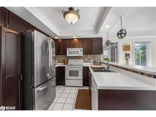 22 Thackeray Crescent, Barrie, ON - Indoor Photo Showing Kitchen With Double Sink