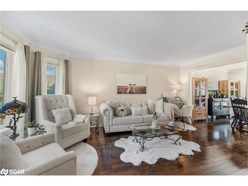 22 Thackeray Crescent, Barrie, ON - Indoor Photo Showing Living Room