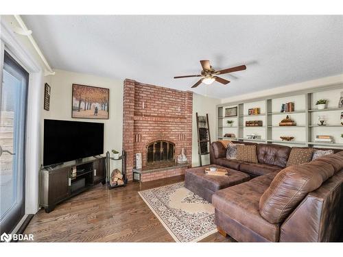 22 Thackeray Crescent, Barrie, ON - Indoor Photo Showing Living Room With Fireplace