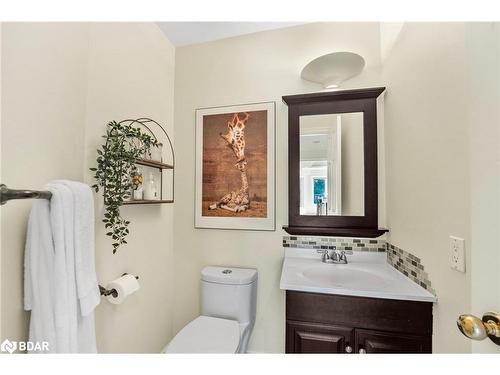 22 Thackeray Crescent, Barrie, ON - Indoor Photo Showing Bathroom