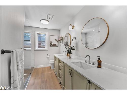 22 Thackeray Crescent, Barrie, ON - Indoor Photo Showing Bathroom