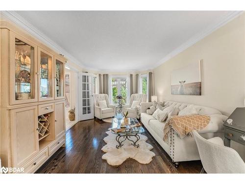 22 Thackeray Crescent, Barrie, ON - Indoor Photo Showing Living Room