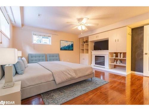 4 Hewitt Place, Barrie, ON - Indoor Photo Showing Bedroom