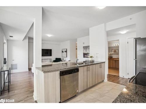 402-8 Culinary Lane, Barrie, ON - Indoor Photo Showing Kitchen With Double Sink