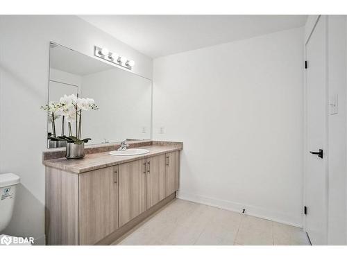 402-8 Culinary Lane, Barrie, ON - Indoor Photo Showing Bathroom