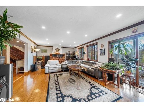 428239 25Th Side Road, Mono, ON - Indoor Photo Showing Living Room