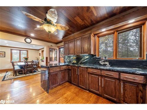 428239 25Th Side Road, Mono, ON - Indoor Photo Showing Kitchen