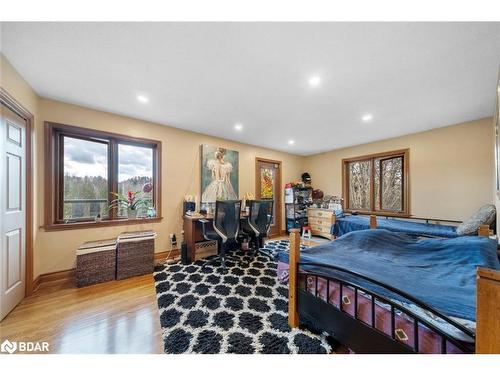 428239 25Th Side Road, Mono, ON - Indoor Photo Showing Bedroom