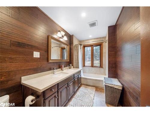 428239 25Th Side Road, Mono, ON - Indoor Photo Showing Bathroom